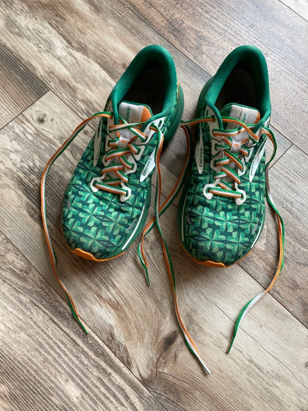 Brooks Ghost Green Clover Size 10 Running Sneakers